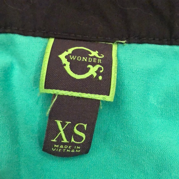 Green top with gold buttons size xs - Picture 4 of 5